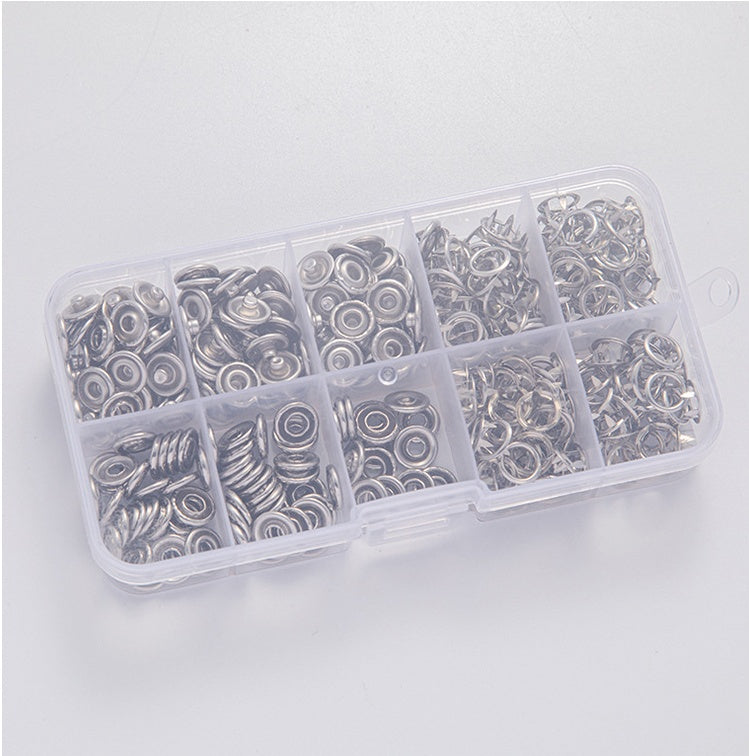 š§µ Sewing Kit with Metal Buttons ā Manual Pliers Tool Included